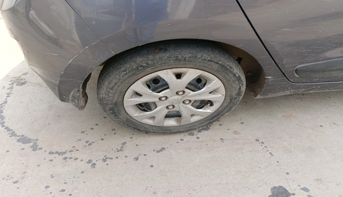 2015 Hyundai Grand i10 MAGNA 1.2 KAPPA VTVT, CNG, Manual, 1,26,322 km, tyre