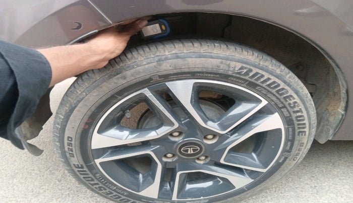 2017 Tata TIGOR XZ PETROL, Petrol, Manual, 64,883 km, tyre