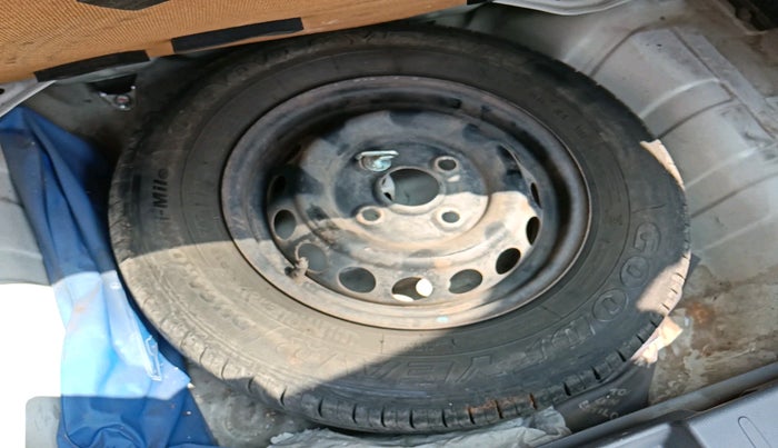 2014 Maruti Alto 800 VXI, Petrol, Manual, 84,179 km, tyre