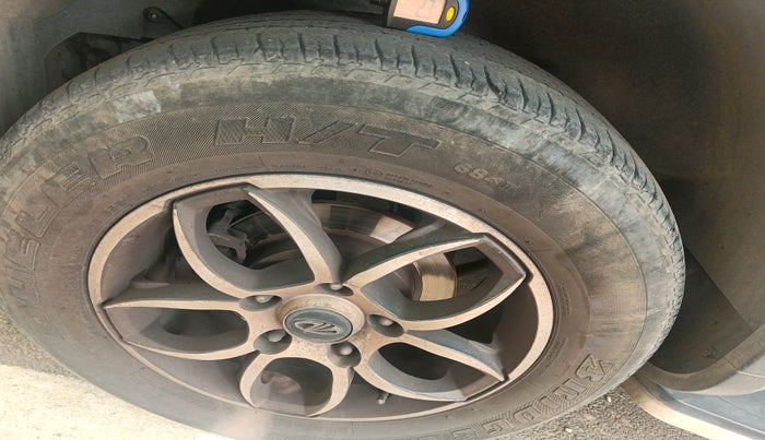 2020 Mahindra XUV500 W7, Diesel, Manual, 44,590 km, tyre