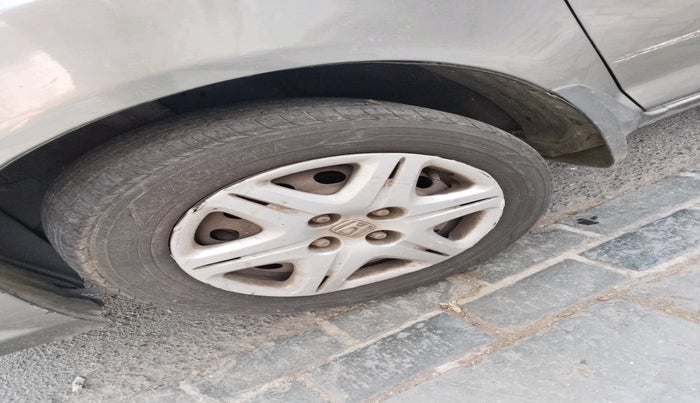 2006 Honda City 1.5L EXI, Petrol, Manual, 1,20,997 km, tyre