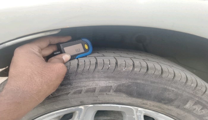 2013 Ford Ecosport TITANIUM 1.5L DIESEL, Diesel, Manual, 1,02,787 km, tyre