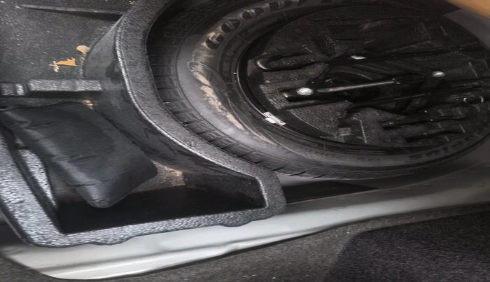 2017 Skoda Rapid STYLE 1.5 TDI AT, Diesel, Automatic, 99,213 km, tyre