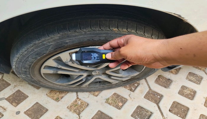 2019 Tata Tiago XZ PETROL, Petrol, Manual, 52,784 km, tyre