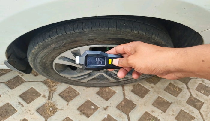 2019 Tata Tiago XZ PETROL, Petrol, Manual, 52,784 km, tyre