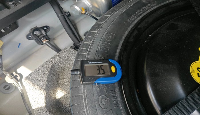 2018 Volvo XC 60 D5 INSCRIPTION, Diesel, Automatic, 81,206 km, tyre