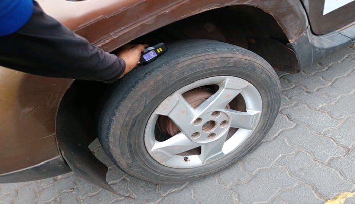 2013 Renault Duster 85 PS RXL DIESEL, Diesel, Manual, 1,46,942 km, tyre