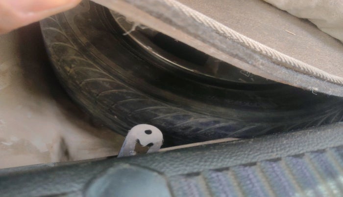 2010 Skoda Fabia AMBIENTE 1.4 PD TDI, Diesel, Manual, 1,61,485 km, tyre