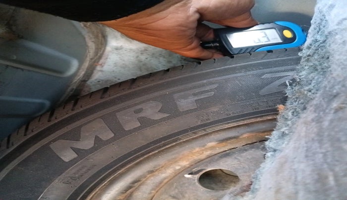 2013 Toyota Etios Liva GD, Diesel, Manual, 70,341 km, tyre