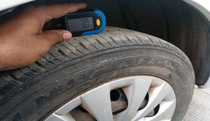 2013 Toyota Etios Liva GD, Diesel, Manual, 70,341 km, tyre