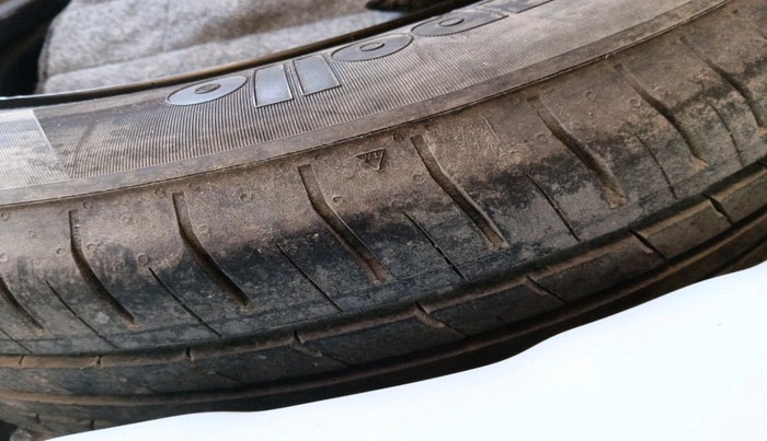 2019 Hyundai VENUE SX 1.0 TURBO, Petrol, Manual, 27,543 km, tyre