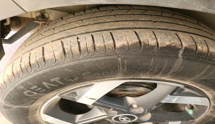 2019 Hyundai VENUE SX 1.0 TURBO, Petrol, Manual, 27,543 km, tyre