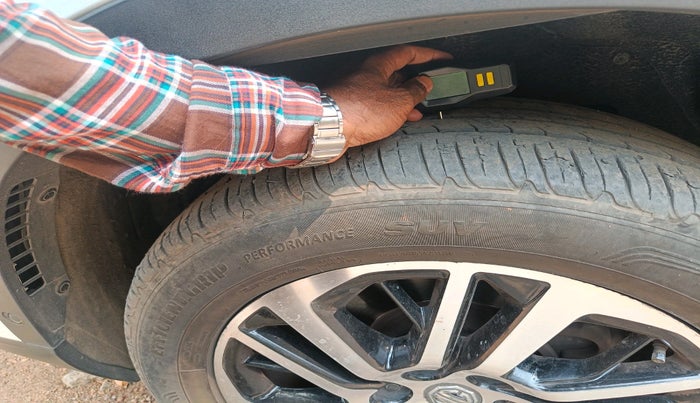 2022 MG GLOSTER SAVVY 6 STR 2.0 TWIN TURBO 4WD, Diesel, Automatic, 61,205 km, tyre