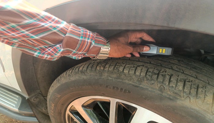 2022 MG GLOSTER SAVVY 6 STR 2.0 TWIN TURBO 4WD, Diesel, Automatic, 61,205 km, tyre