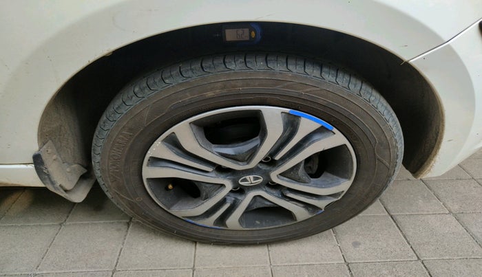 2022 Tata TIGOR XZ PLUS CNG, CNG, Manual, 49,535 km, tyre