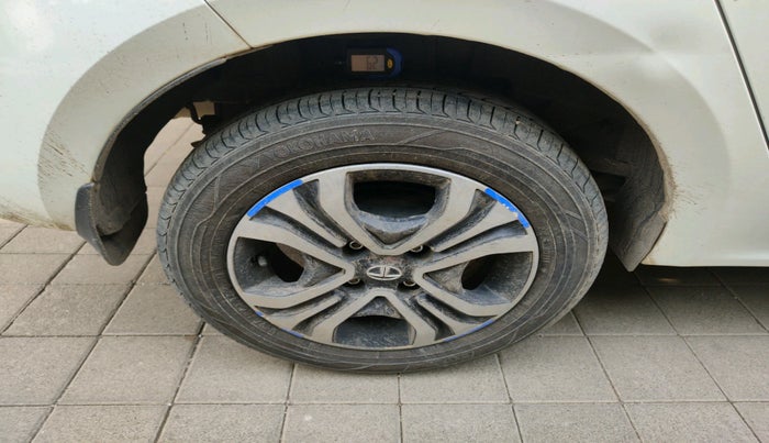 2022 Tata TIGOR XZ PLUS CNG, CNG, Manual, 49,535 km, tyre