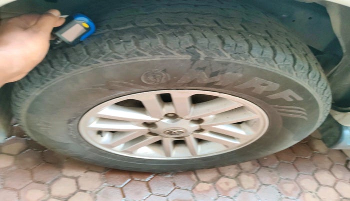 2012 Toyota Fortuner 3.0 4X2 AT, Diesel, Automatic, 1,79,182 km, tyre