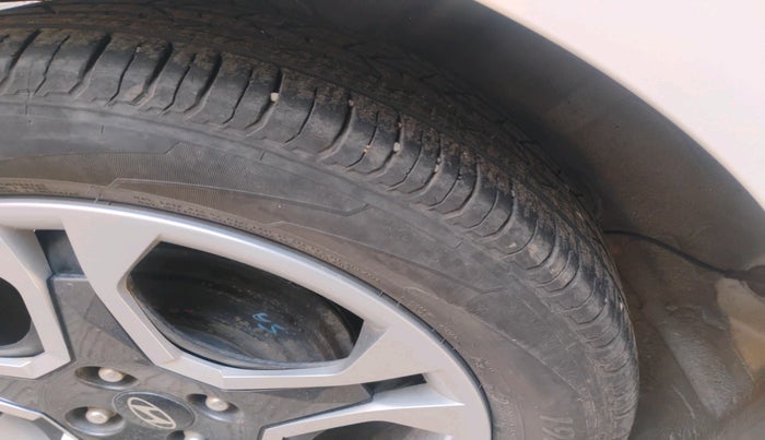 2024 Hyundai NEW I20 Sportz (O) 1.2 IVT, Petrol, Automatic, 21,614 km, tyre