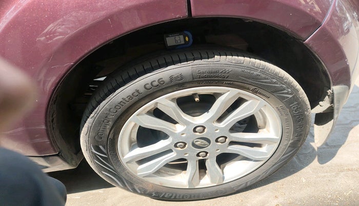 2017 Mahindra E20 Plus P8, Electric, Automatic, 74,373 km, tyre