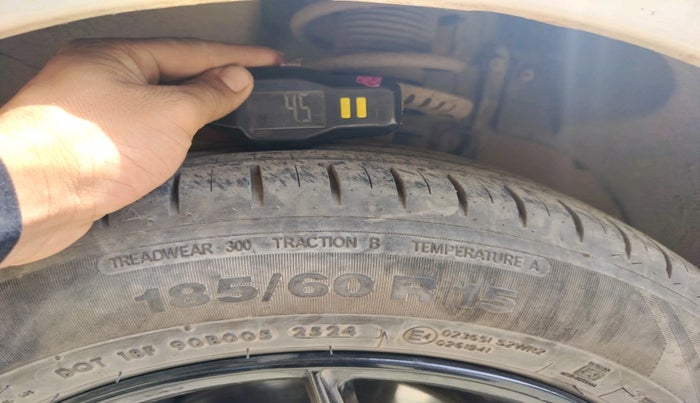 2022 Volkswagen Polo TRENDLINE 1.0L, Petrol, Manual, 45,348 km, tyre