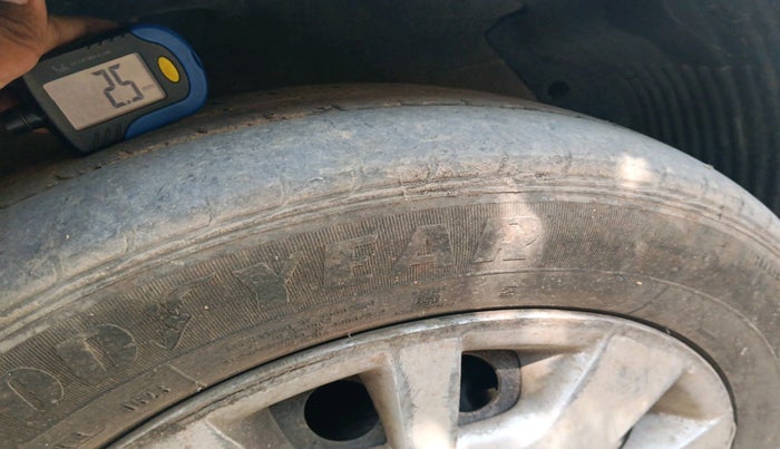 2013 Hyundai i20 MAGNA 1.4 CRDI, Diesel, Manual, 1,05,538 km, tyre