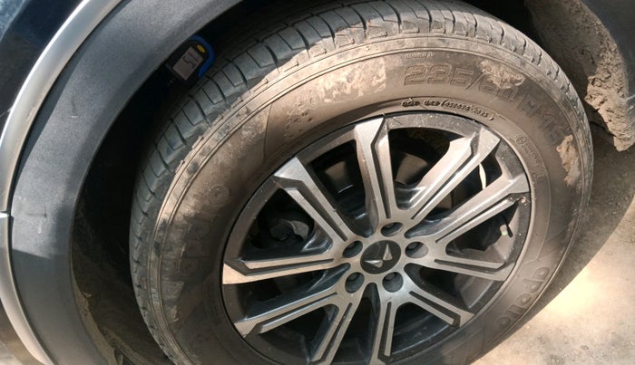 2023 Mahindra XUV700 AX 7 D MT 7 STR, Diesel, Manual, 1,37,003 km, tyre