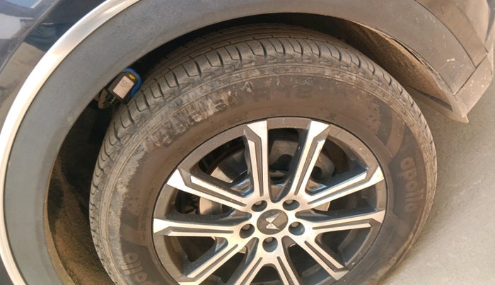 2023 Mahindra XUV700 AX 7 D MT 7 STR, Diesel, Manual, 1,37,003 km, tyre