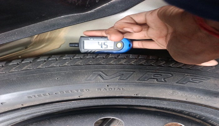 2016 Maruti Swift VXI, Petrol, Manual, 94,722 km, tyre