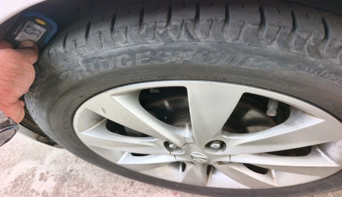 2011 Hyundai Verna FLUIDIC 1.6 CRDI SX, Diesel, Manual, 1,02,755 km, tyre