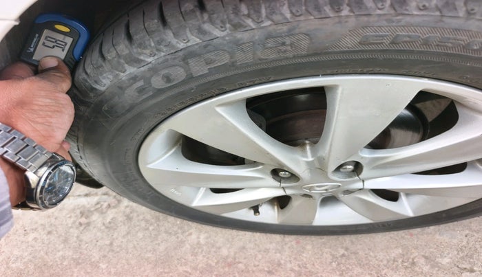 2011 Hyundai Verna FLUIDIC 1.6 CRDI SX, Diesel, Manual, 1,02,755 km, tyre