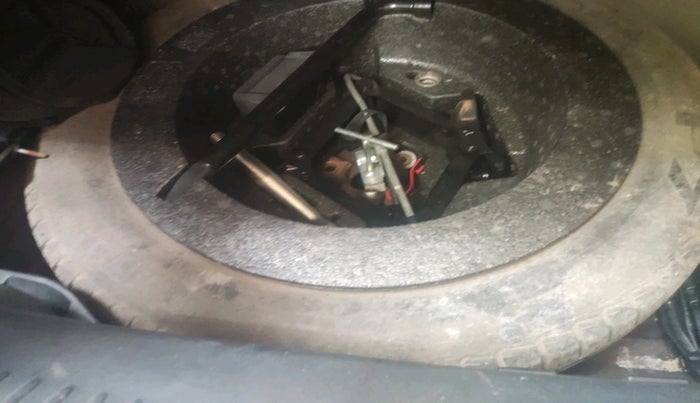 2013 Jaguar XF PETROL 2.0, Petrol, Automatic, 38,763 km, tyre