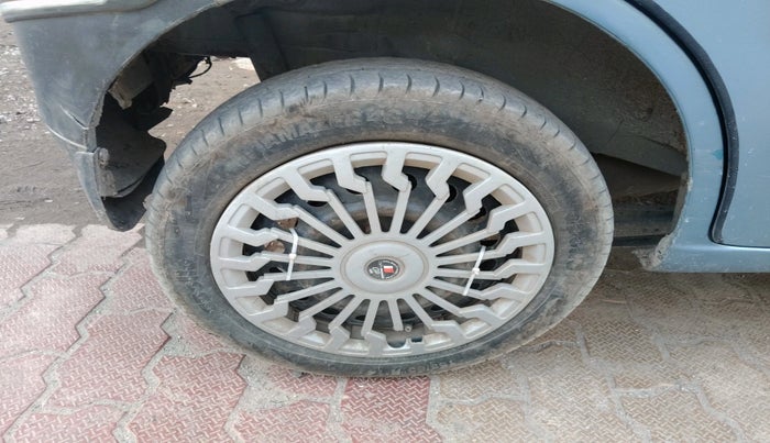 2011 Maruti Wagon R 1.0 VXI  ABS-AIRBAG, Petrol, Manual, 1,08,291 km, tyre