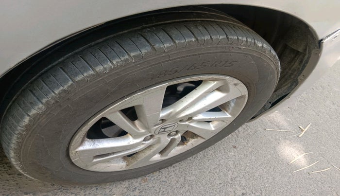 2015 Honda Jazz 1.2L I-VTEC V AT, Petrol, Automatic, 1,14,527 km, tyre