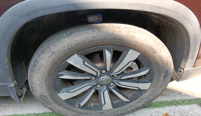 2019 MG HECTOR SHARP HYBRID 1.5 PETROL, Hybrid, Manual, 22,574 km, tyre