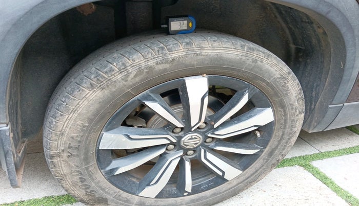 2019 MG HECTOR SHARP HYBRID 1.5 PETROL, Hybrid, Manual, 22,574 km, tyre