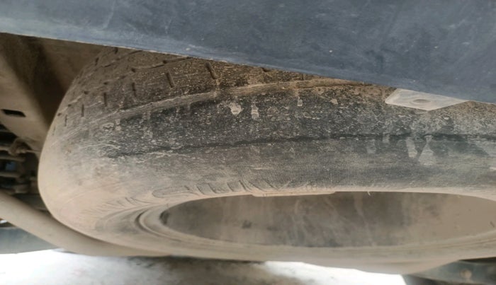 2016 Mahindra XUV500 W10, Diesel, Manual, 1,00,168 km, tyre