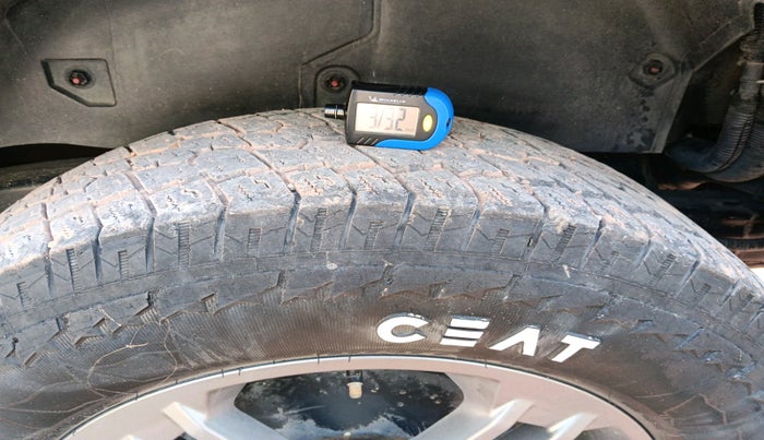 2023 Mahindra Thar LX HARD TOP 4WD MT, Diesel, Manual, 94,577 km, tyre