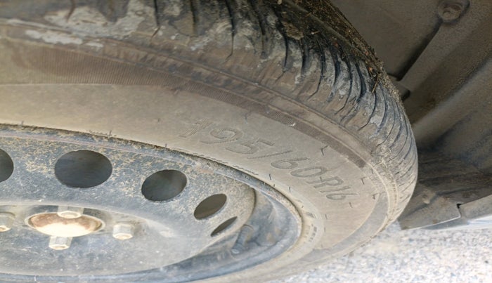 2019 Tata NEXON XM PETROL, Petrol, Manual, 68,943 km, tyre