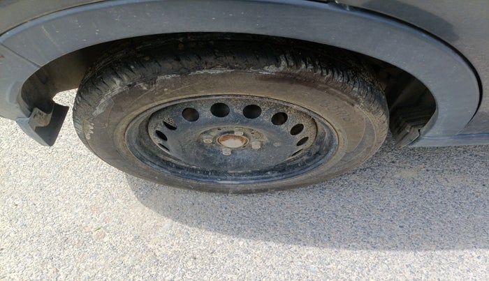 2019 Tata NEXON XM PETROL, Petrol, Manual, 68,943 km, tyre