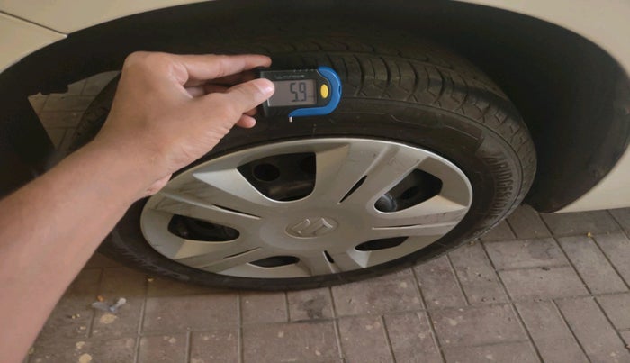 2015 Maruti Wagon R 1.0 VXI AMT, Petrol, Automatic, 71,111 km, tyre