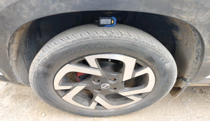 2022 Nissan MAGNITE XV RED EDITION, Petrol, Manual, 30,779 km, tyre