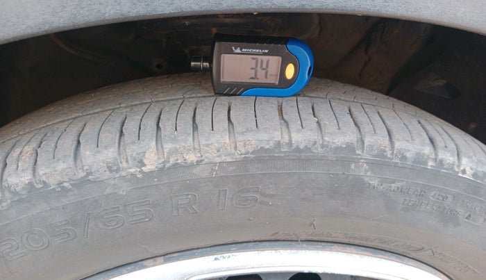 2016 Hyundai Creta E PLUS 1.4 DIESEL, Diesel, Manual, 1,30,372 km, tyre