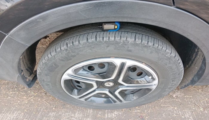 2016 Hyundai Creta E PLUS 1.4 DIESEL, Diesel, Manual, 1,30,372 km, tyre