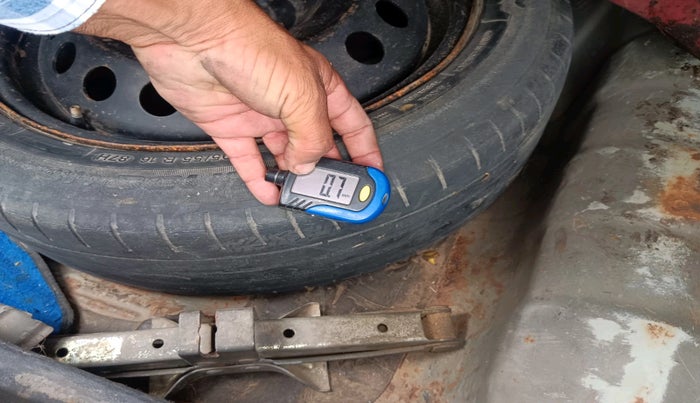 2013 Hyundai Verna FLUIDIC 1.6 CRDI SX, Diesel, Manual, 97,187 km, tyre