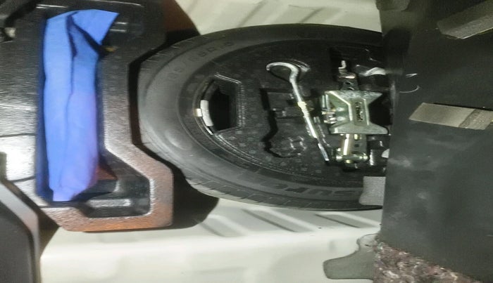 2016 Maruti Ciaz ZXI+, Petrol, Manual, 1,13,377 km, tyre