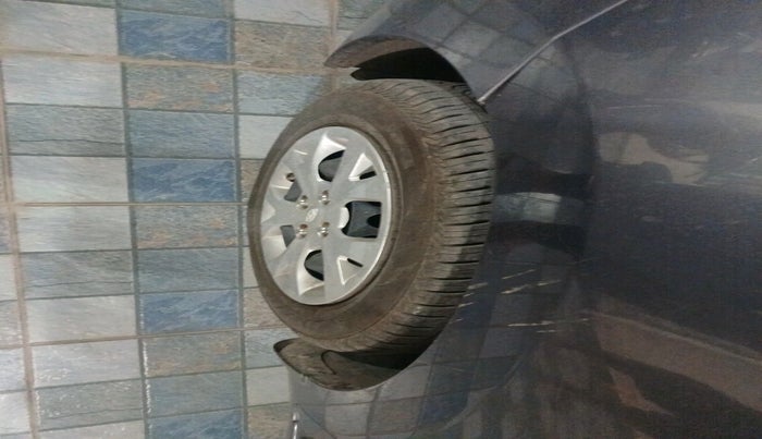 2015 Hyundai Grand i10 SPORTZ 1.1 CRDI, Diesel, Manual, 1,77,087 km, tyre