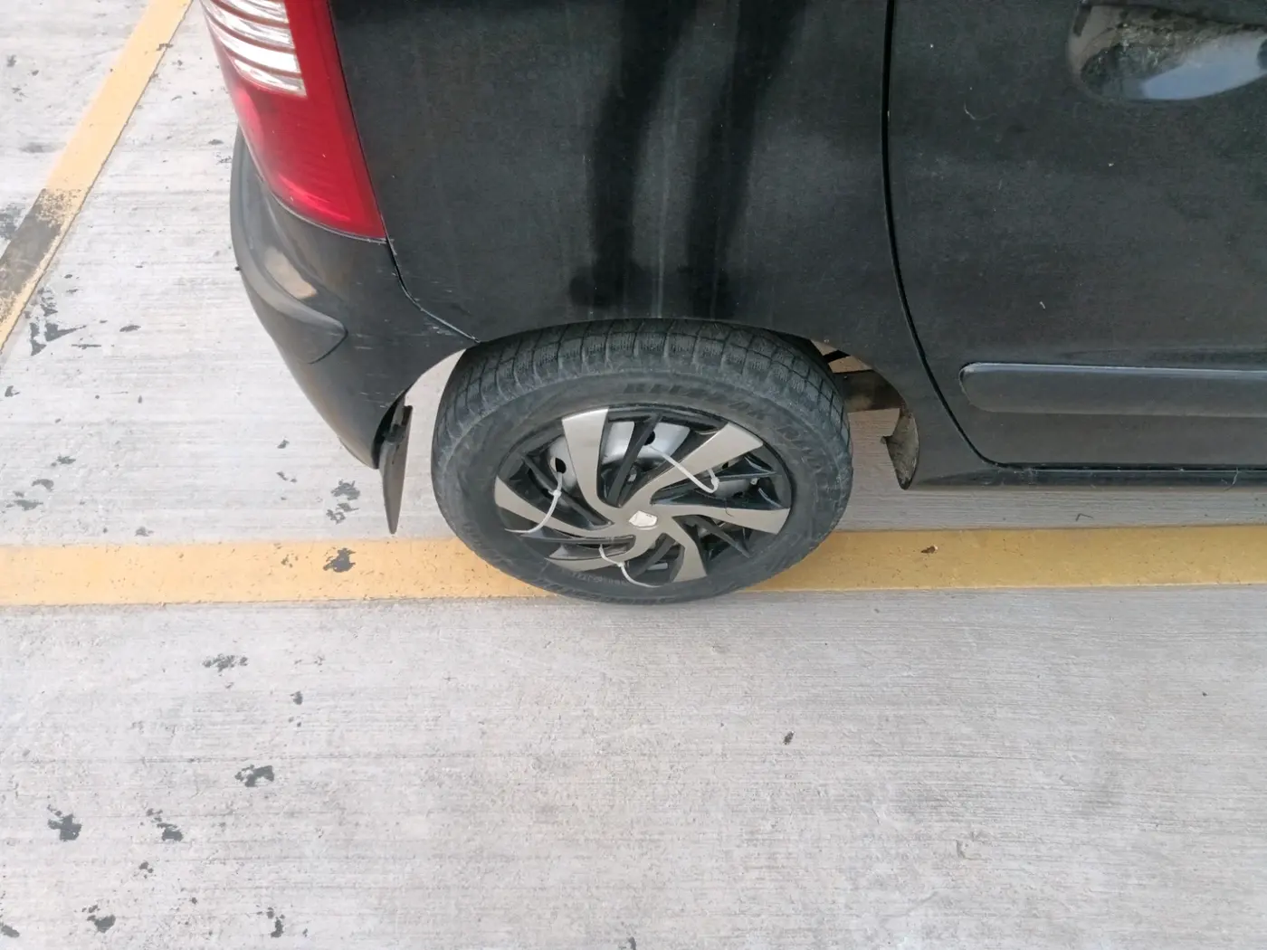 2008 Hyundai Santro Xing GLS AT, Petrol, Automatic, 92,188 km, tyre