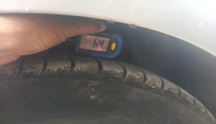 2015 Hyundai Grand i10 ASTA 1.2 KAPPA VTVT, Petrol, Manual, 1,12,438 km, tyre