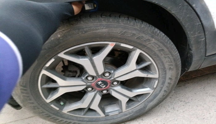 2019 KIA SELTOS GTX PLUS AT 1.5 DIESEL, Diesel, Automatic, 1,08,741 km, tyre