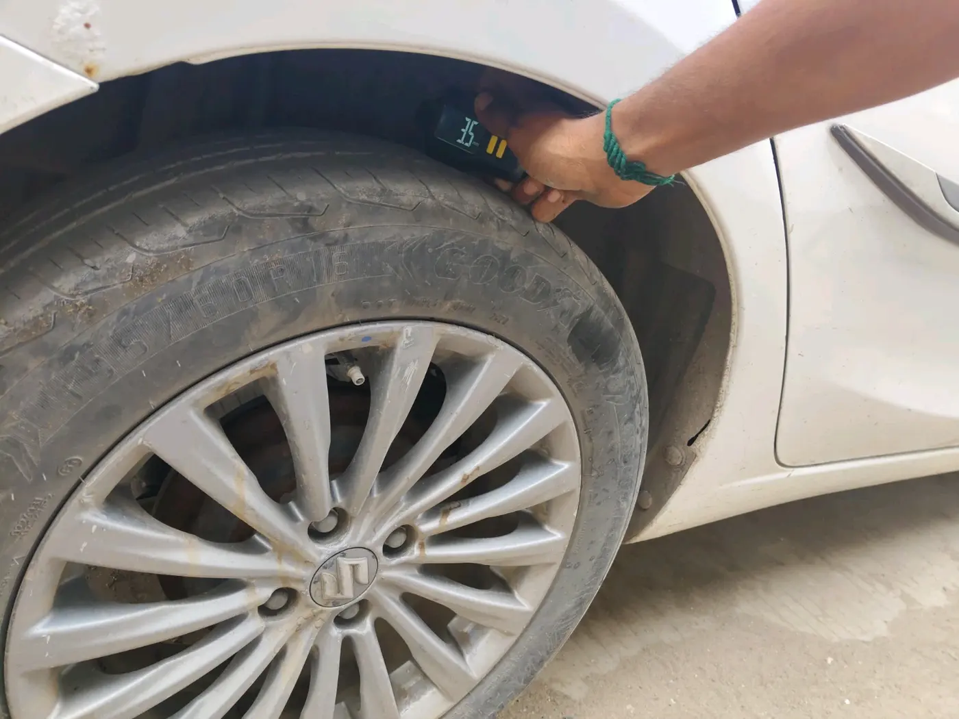 2016 Maruti Ciaz ZDI SHVS, Diesel, Manual, 1,05,133 km, tyre